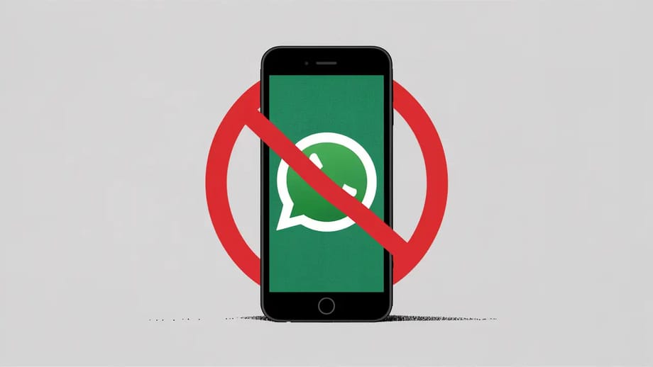 Smartphone com logotipo do WhatsApp e símbolo de proibição vermelho sobre fundo branco.